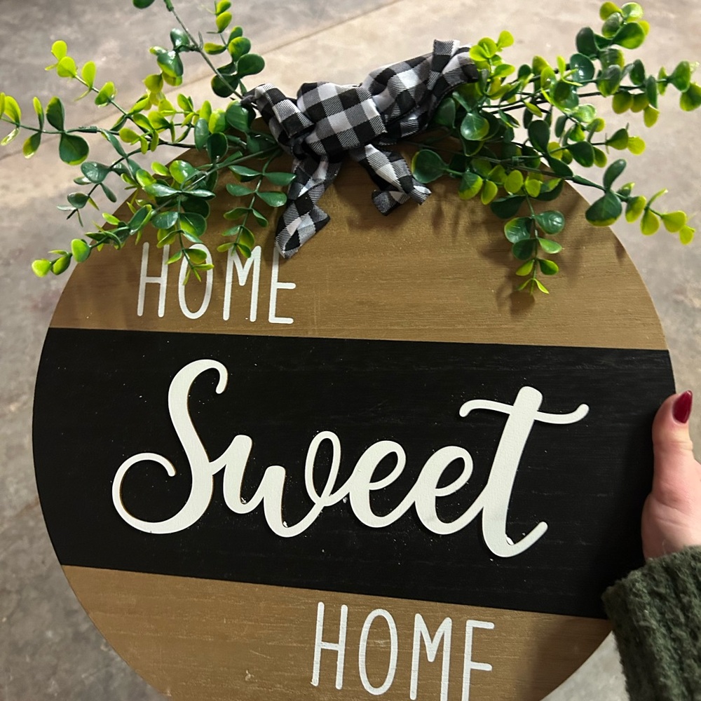 Home Sweet Home Round Wall Decor